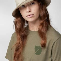FJÄLLRÄVEN Women's Fox Boxy Logo Tee -FJÄLLRÄVEN fjallraven women s fox boxy logo tee 1
