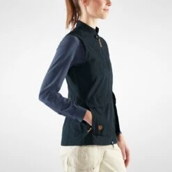 FJÄLLRÄVEN Women's Travellers MT Vest -FJÄLLRÄVEN fjallraven women s travellers mt vest 1